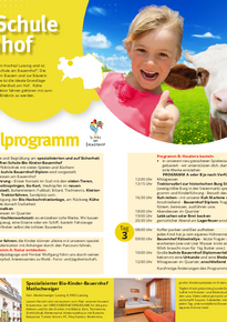 Das Foto zeigt das Detailprogramm des Bio-Kinder-Bauernhofes mit all seinen Highlights wie Bauernhof-Diplom, Hofführung, Kennenlernen der Tiere am Bauernhof, Kindertischlerwerkstatt, Kühe melken, Traktor fahren, Natur entdecken, Heutiere basteln und vielen mehr