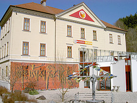 Das Foto zeigt das Heinrich-Harrer-Museum in Hüttenberg